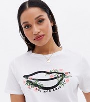 New Look Petite White Floral Lips Mon Amie Logo T-Shirt